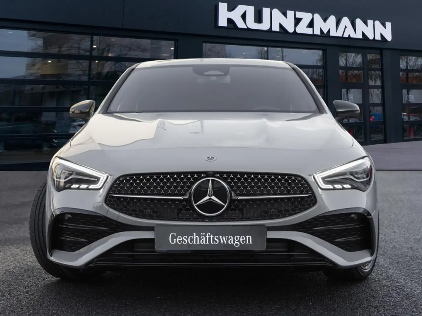 Mercedes-Benz CLA 220 d Coupé AMG Night Distronic Kamera AHK Grau - 2