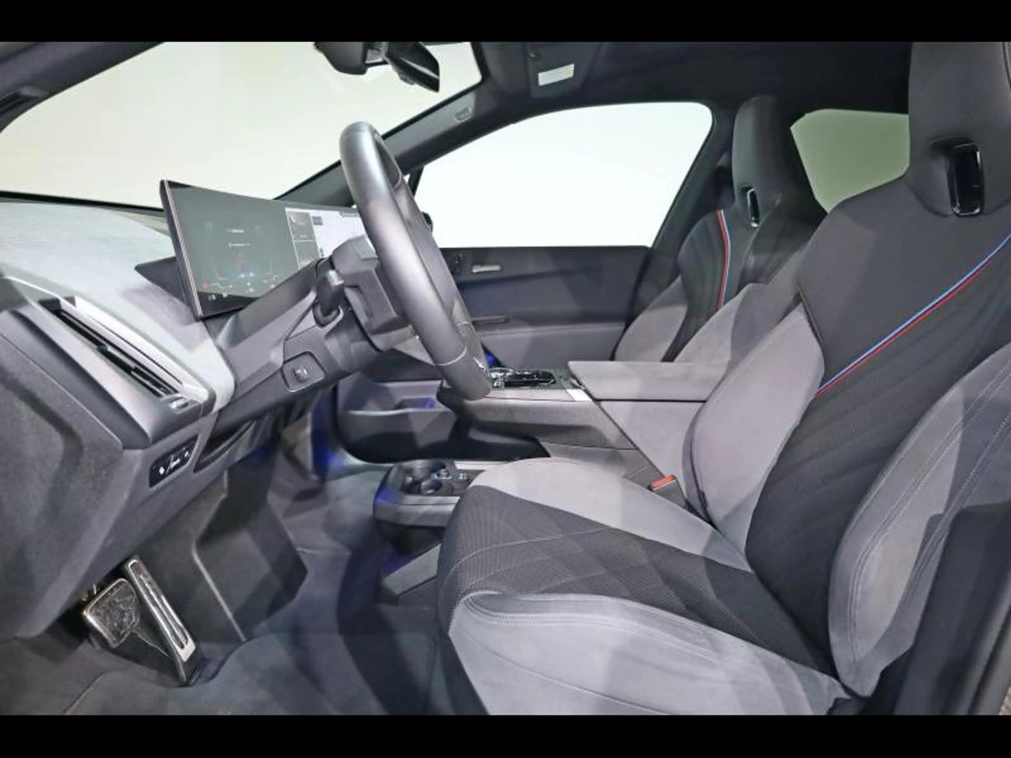 BMW iX xDrive45 Kit M Sport — photo 9