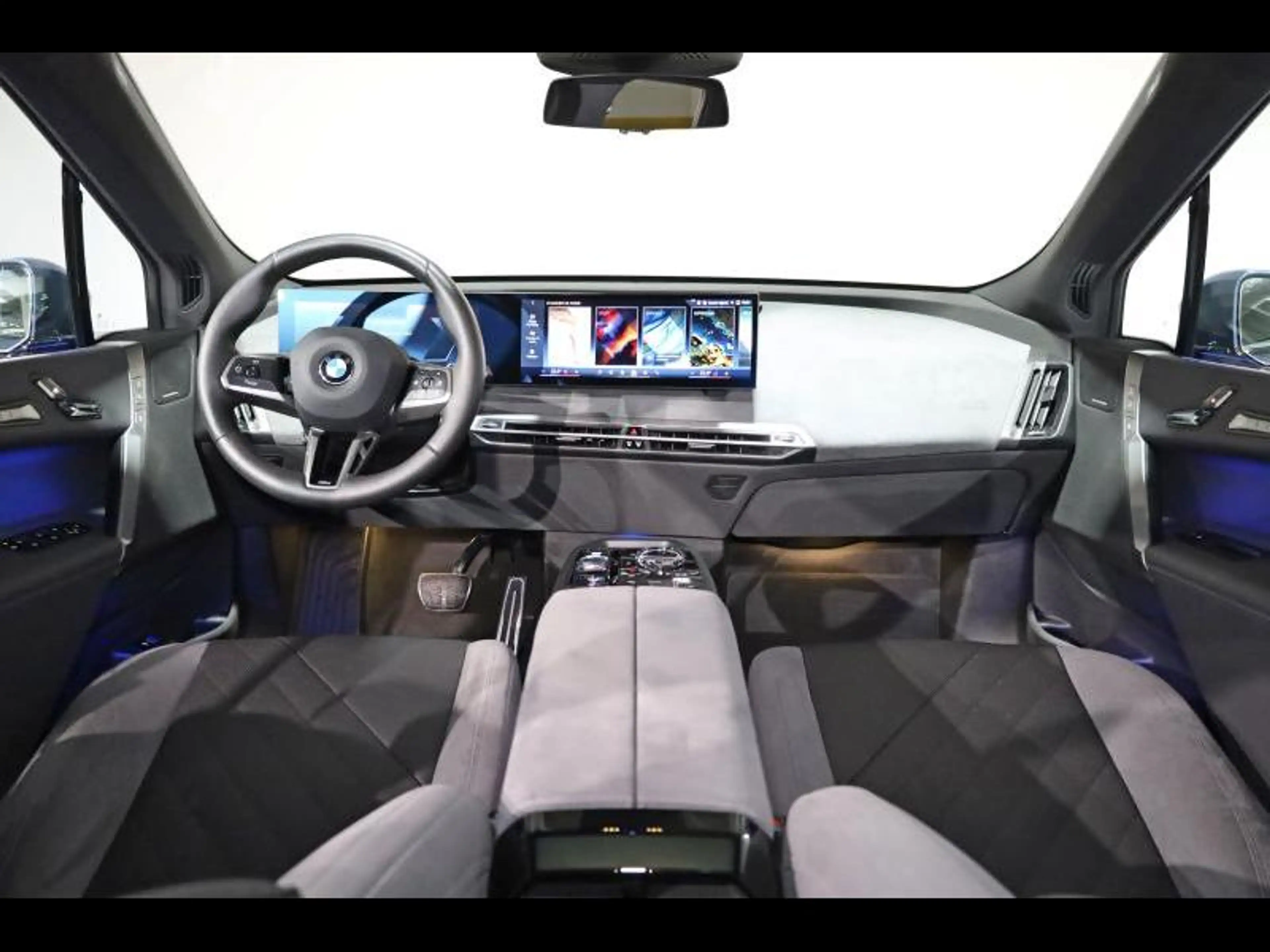 BMW iX xDrive45 Kit M Sport — photo 7