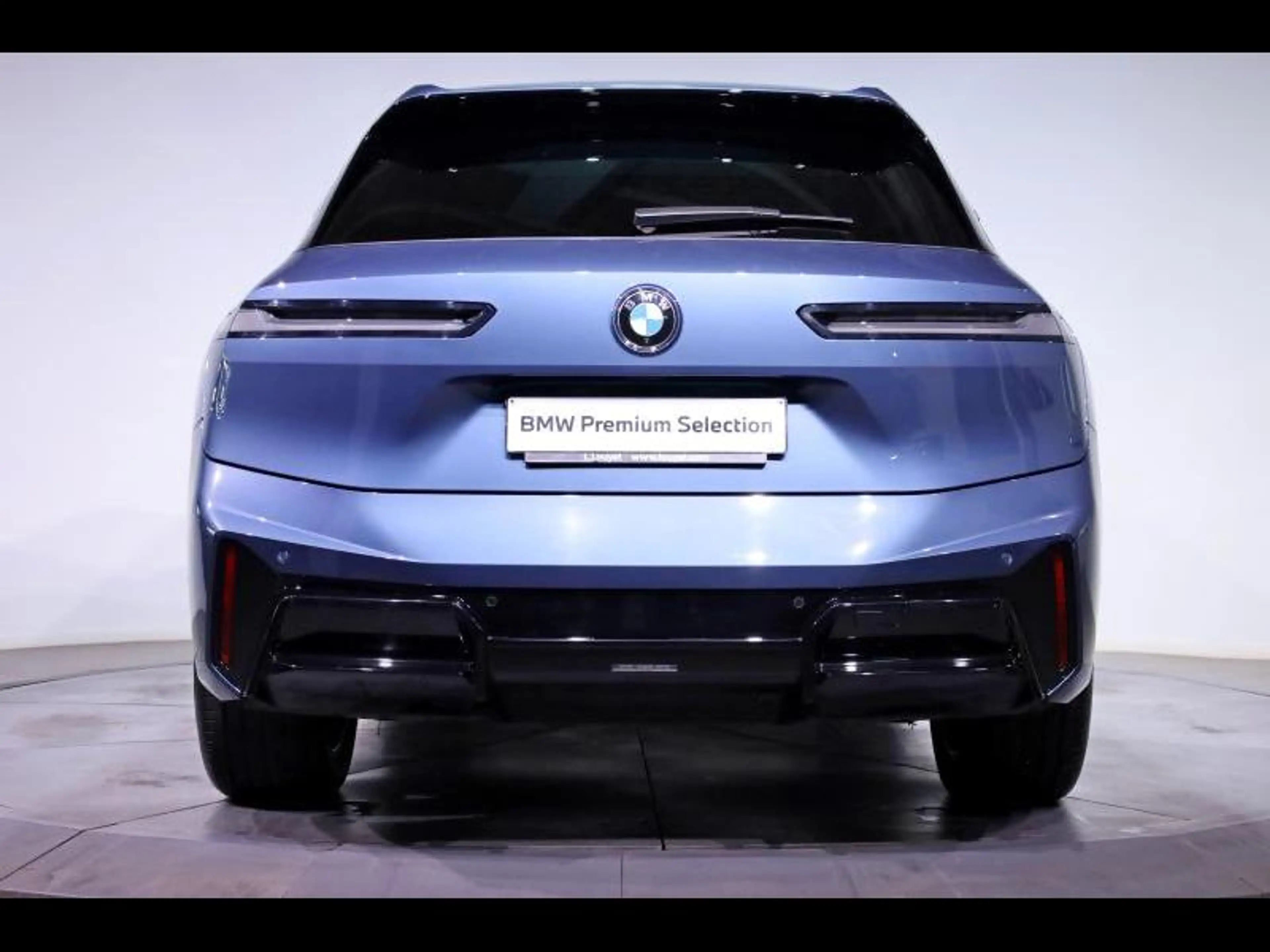 BMW iX xDrive45 Kit M Sport — photo 4
