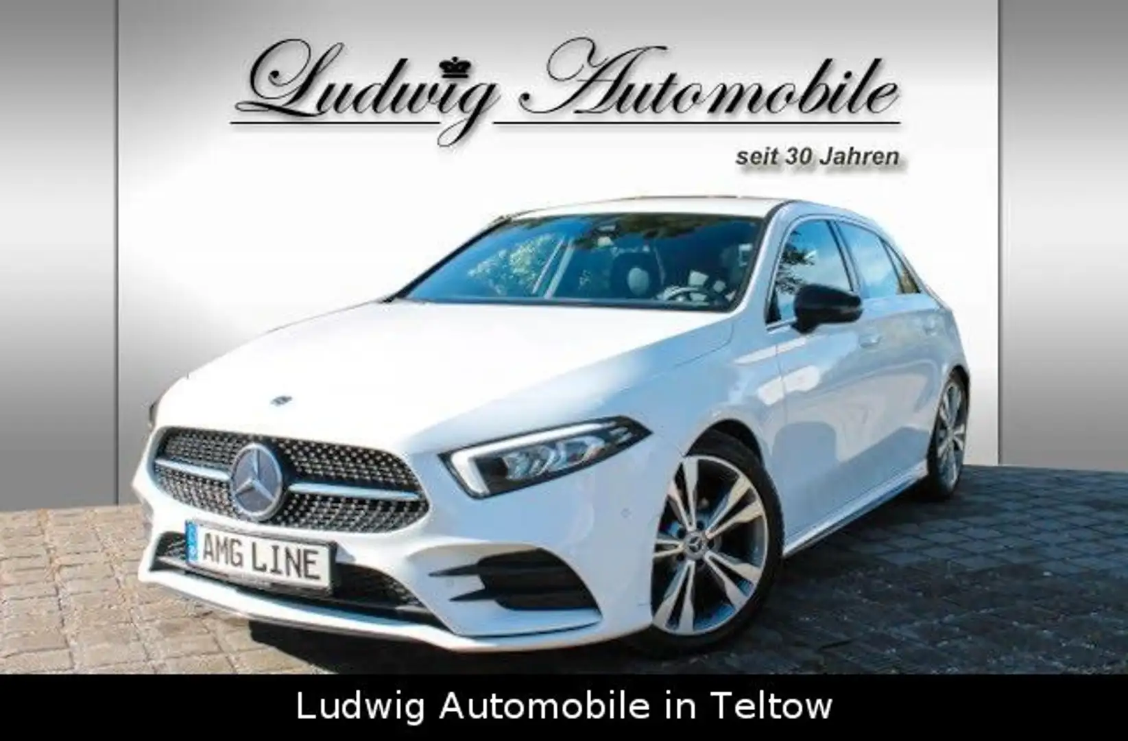 Mercedes-Benz A 180 AMG Style *Automatik*Navi*Shz*PDC Weiß - 1
