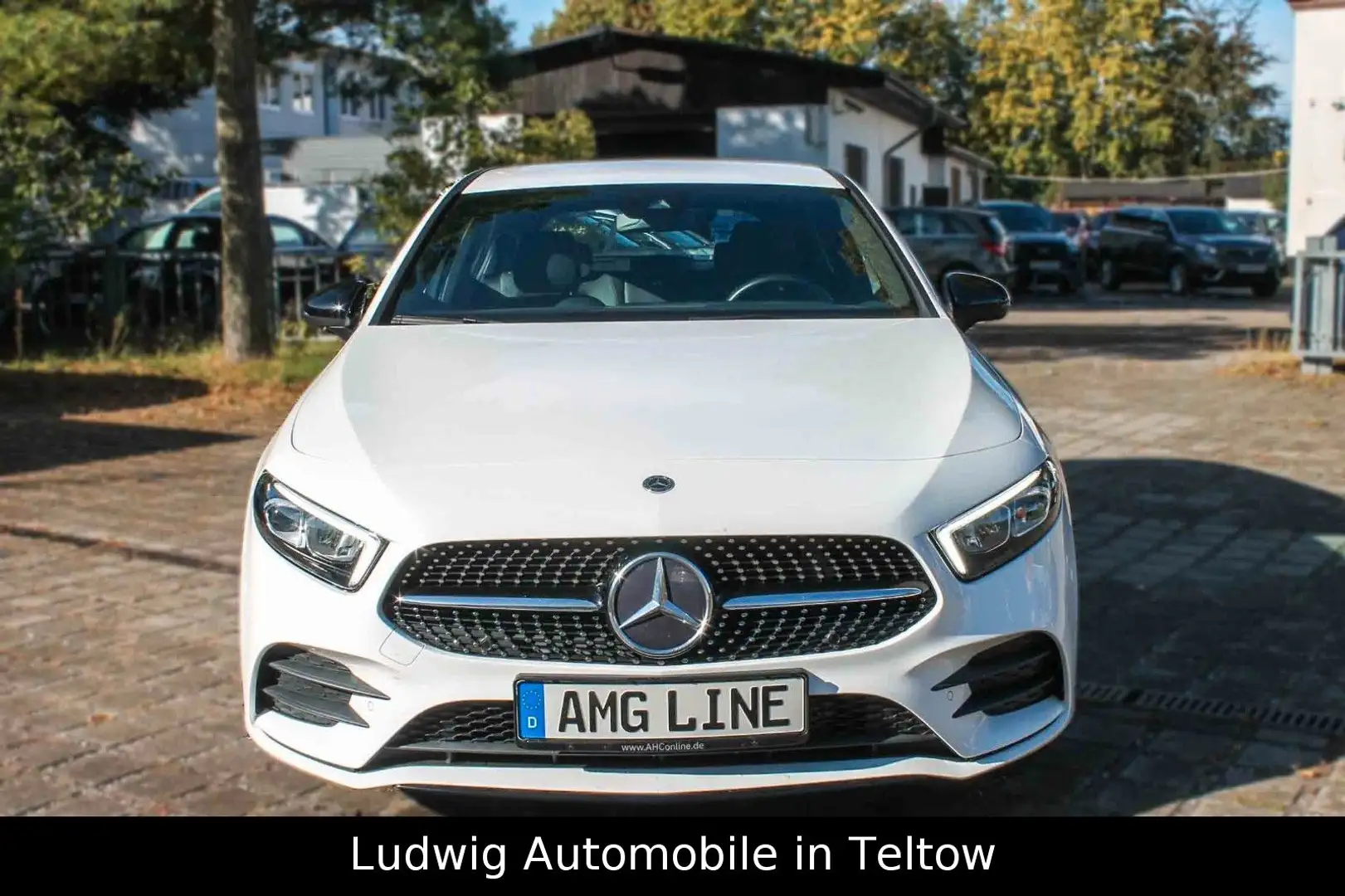 Mercedes-Benz A 180 AMG Style *Automatik*Navi*Shz*PDC Weiß - 2
