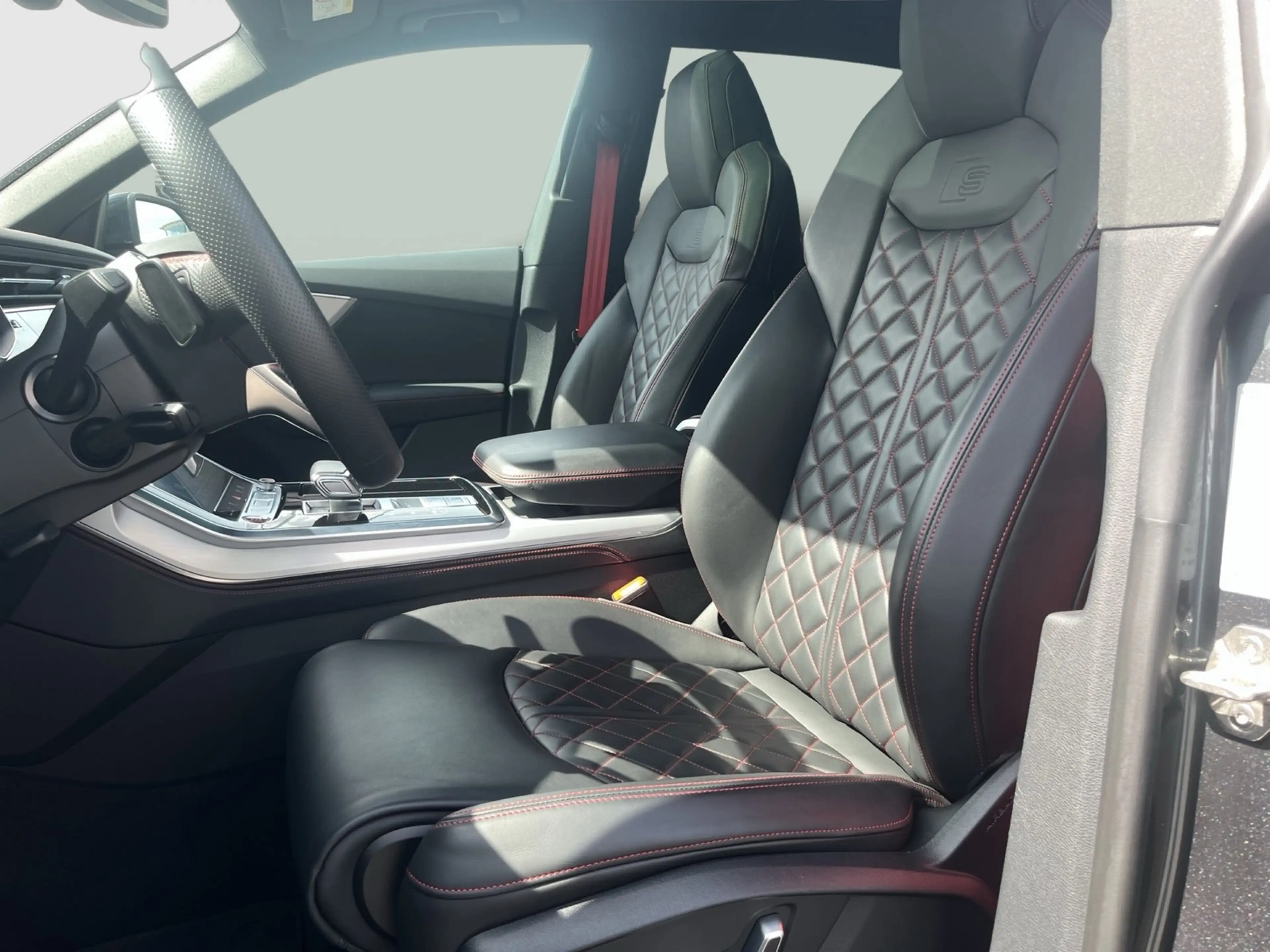 Audi SQ8 4.0 TFSI Pano Matrix Leder Kamera — photo 10