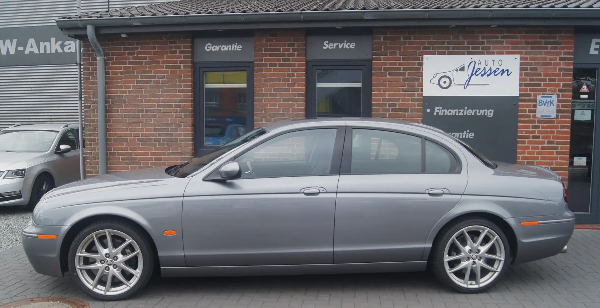 Jaguar S-Type R 4.2 V8 Aut./Leder/Navi/Xenon/Glsd/PDC Gris - 2
