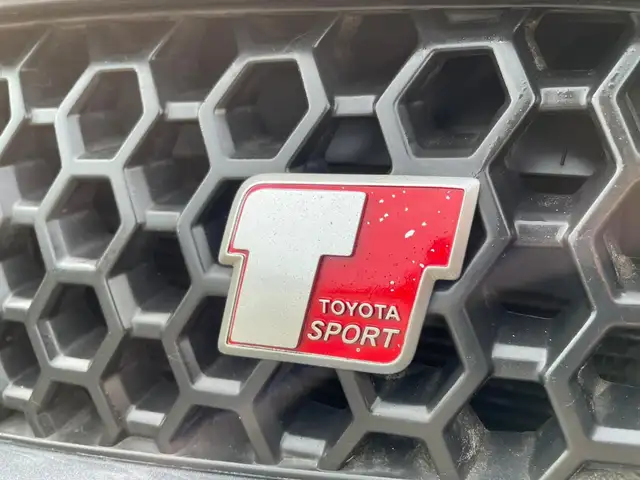 Toyota Yaris view 8