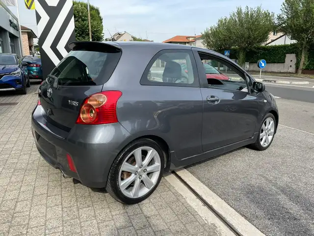 Toyota Yaris view 5