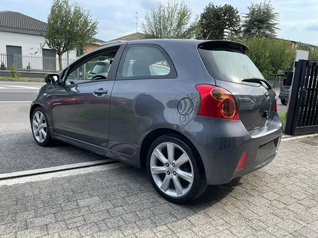 Toyota Yaris view 6