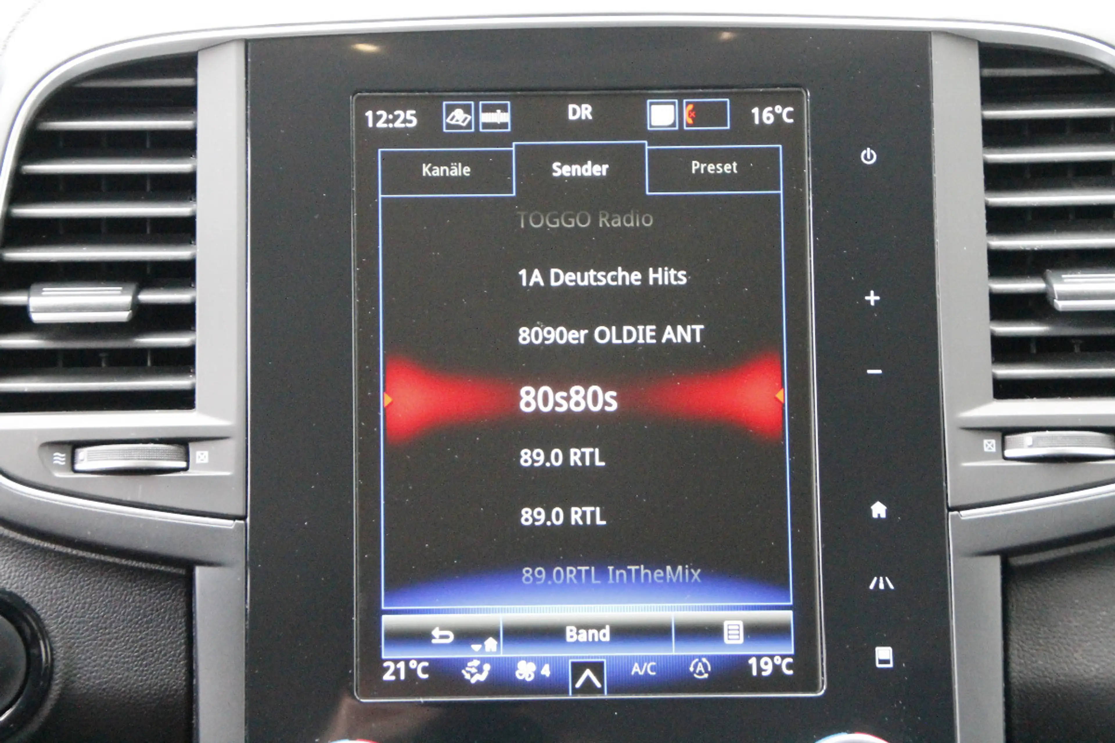 Renault Koleos INITIALE PARIS BLUE dCi 185 4WD X-tronic — photo 12