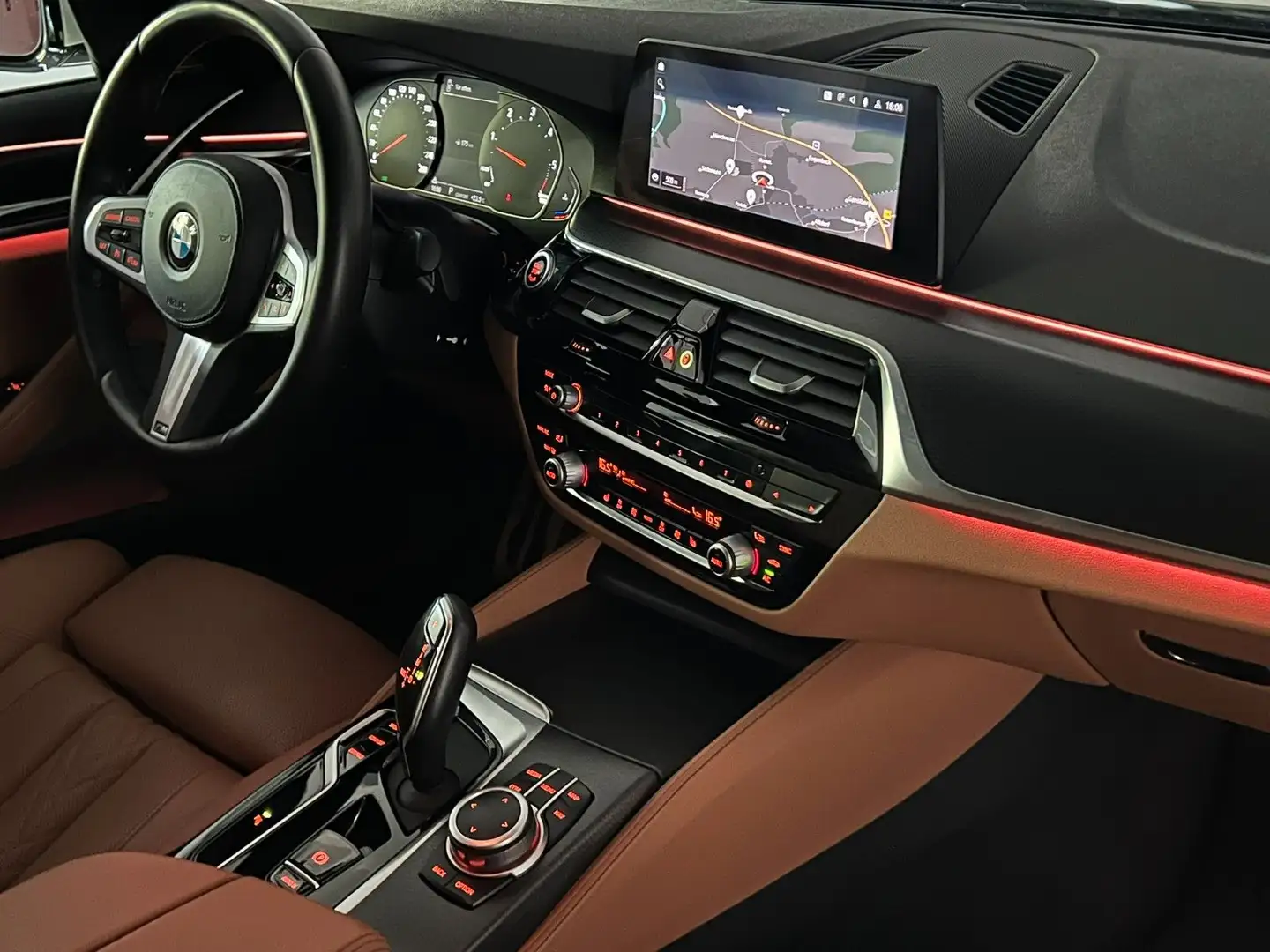 BMW 530 d M SPORT/eGSD/H&K/LED/DAB/NAVI+/AMBIENTE Blanc - 2