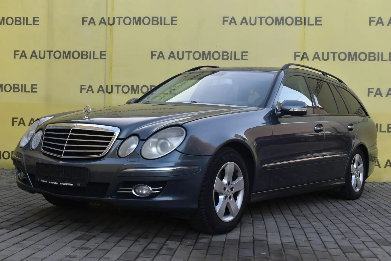 Mercedes-Benz E 220 T CDI/KLIMA/AHK/SHZ/ALU/XENON/TÜV NEU/ Grau - 1
