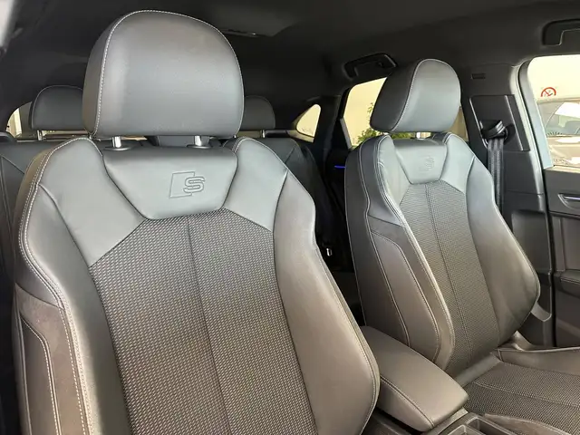 Audi Q3 view 14