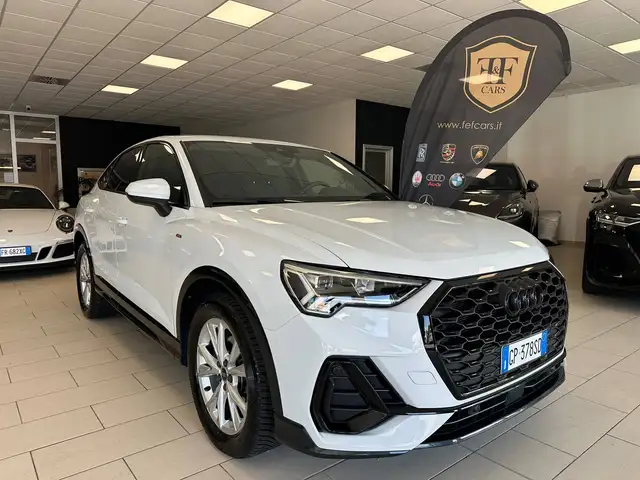 Audi Q3 view 3