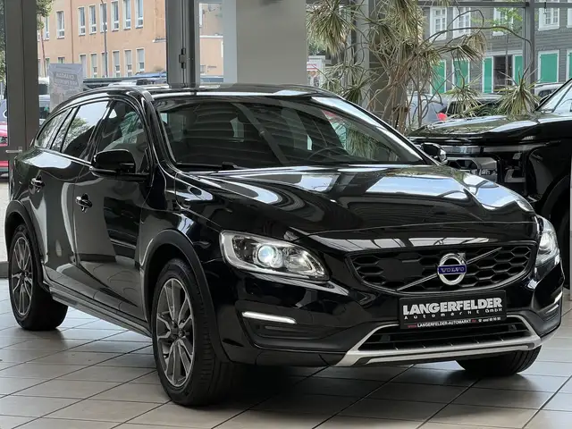 2018 Volvo V60 Cross Country in Black for sale