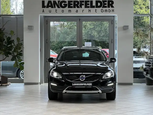 Volvo V60 Cross Country view 12