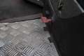 Land Rover Defender Defender 90" E Htp. TD E Grün - thumbnail 10