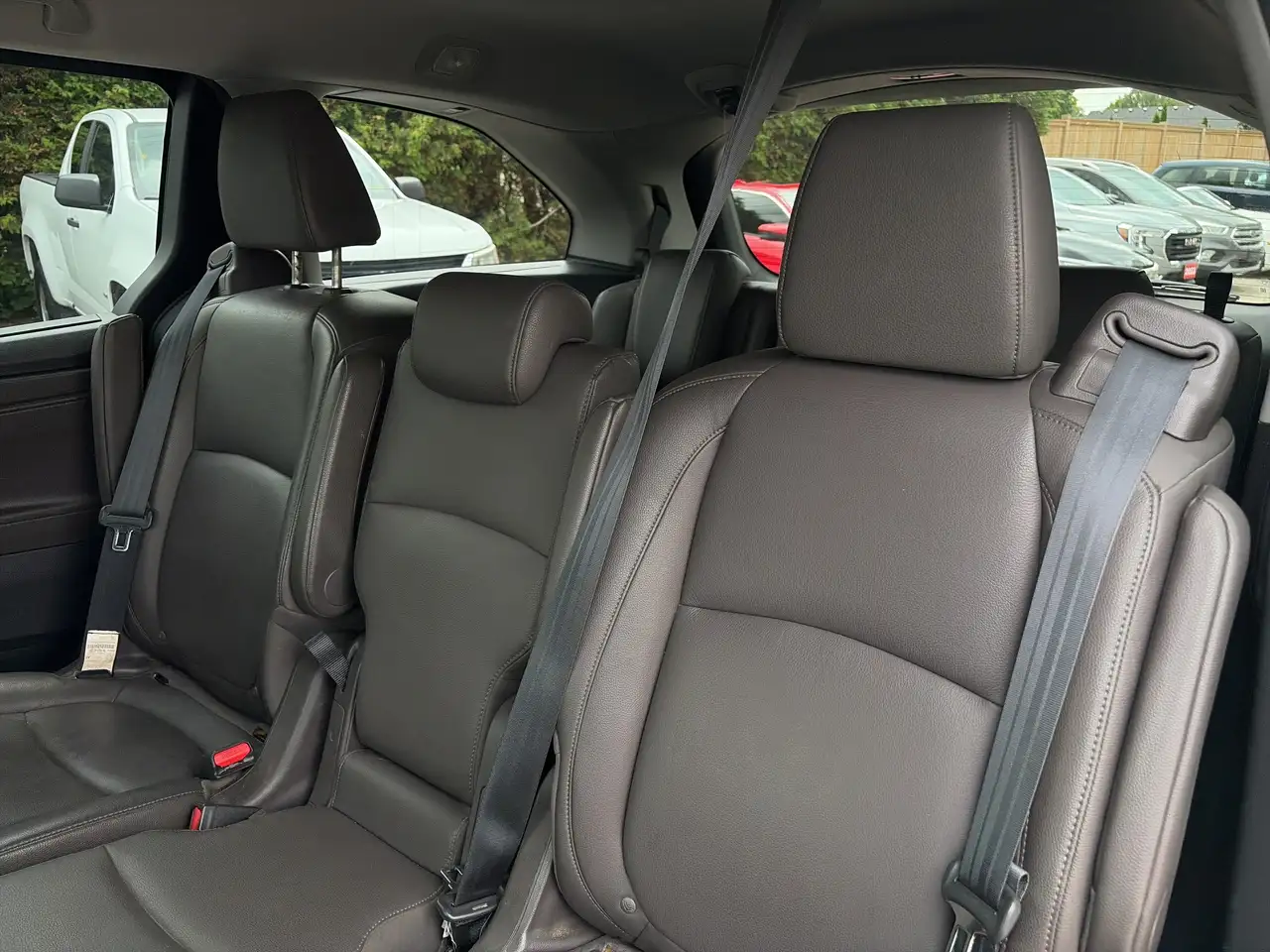 Honda Odyssey снимка Honda Odyssey