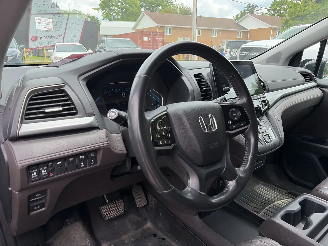 Honda Odyssey снимка Honda Odyssey