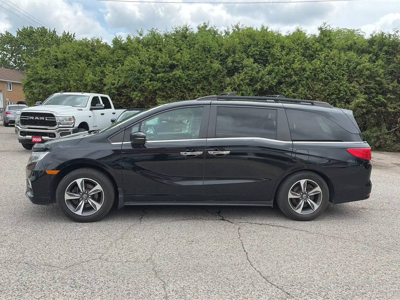Honda Odyssey снимка Honda Odyssey