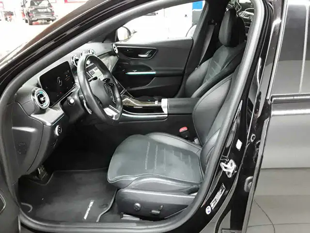 Mercedes-Benz 220 view 7