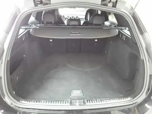 Mercedes-Benz 220 view 15