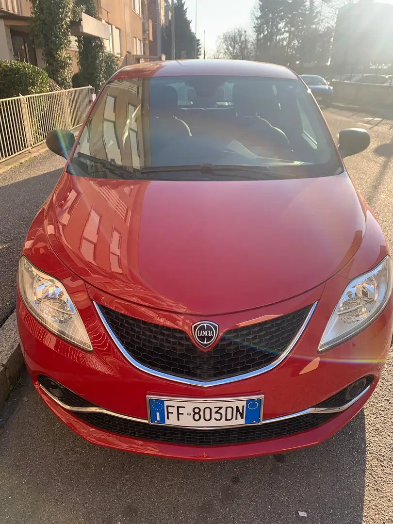Lancia Y Silver Roşu - 2