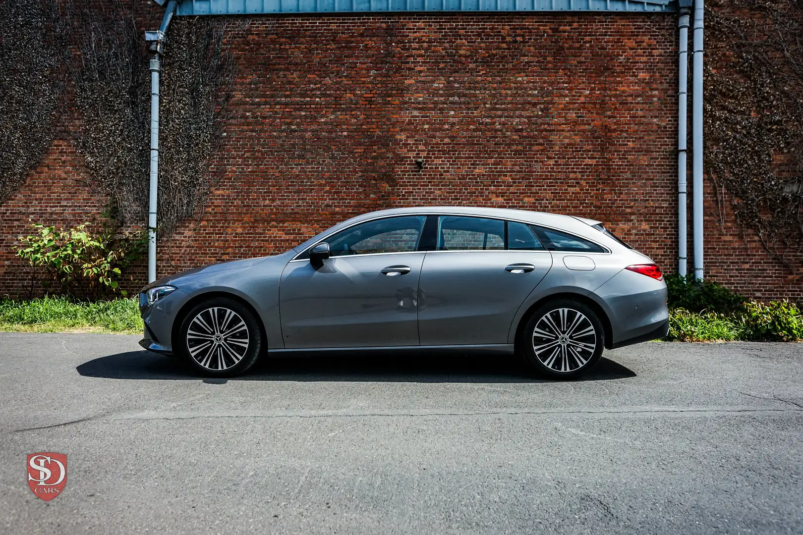 Mercedes-Benz CLA 180 Leder*Led*Mbux* Gris - 2