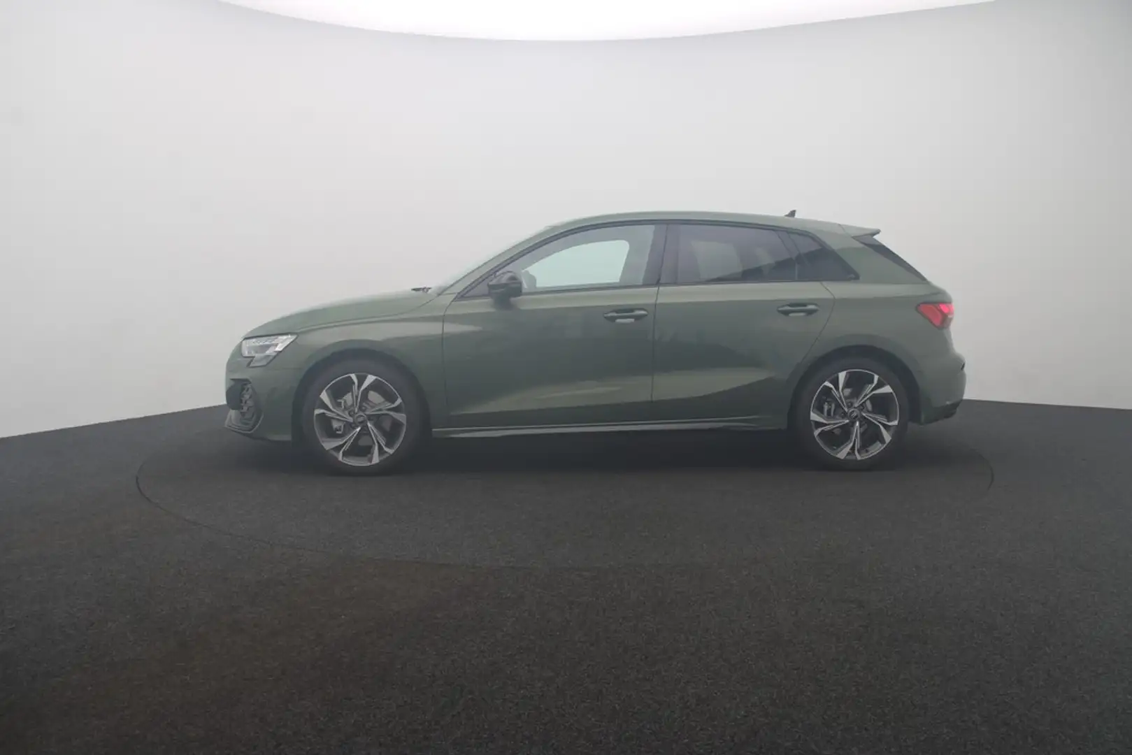 Audi A3 Sportback 35 TFSI S line LED Navi ACC AHK Grün - 2