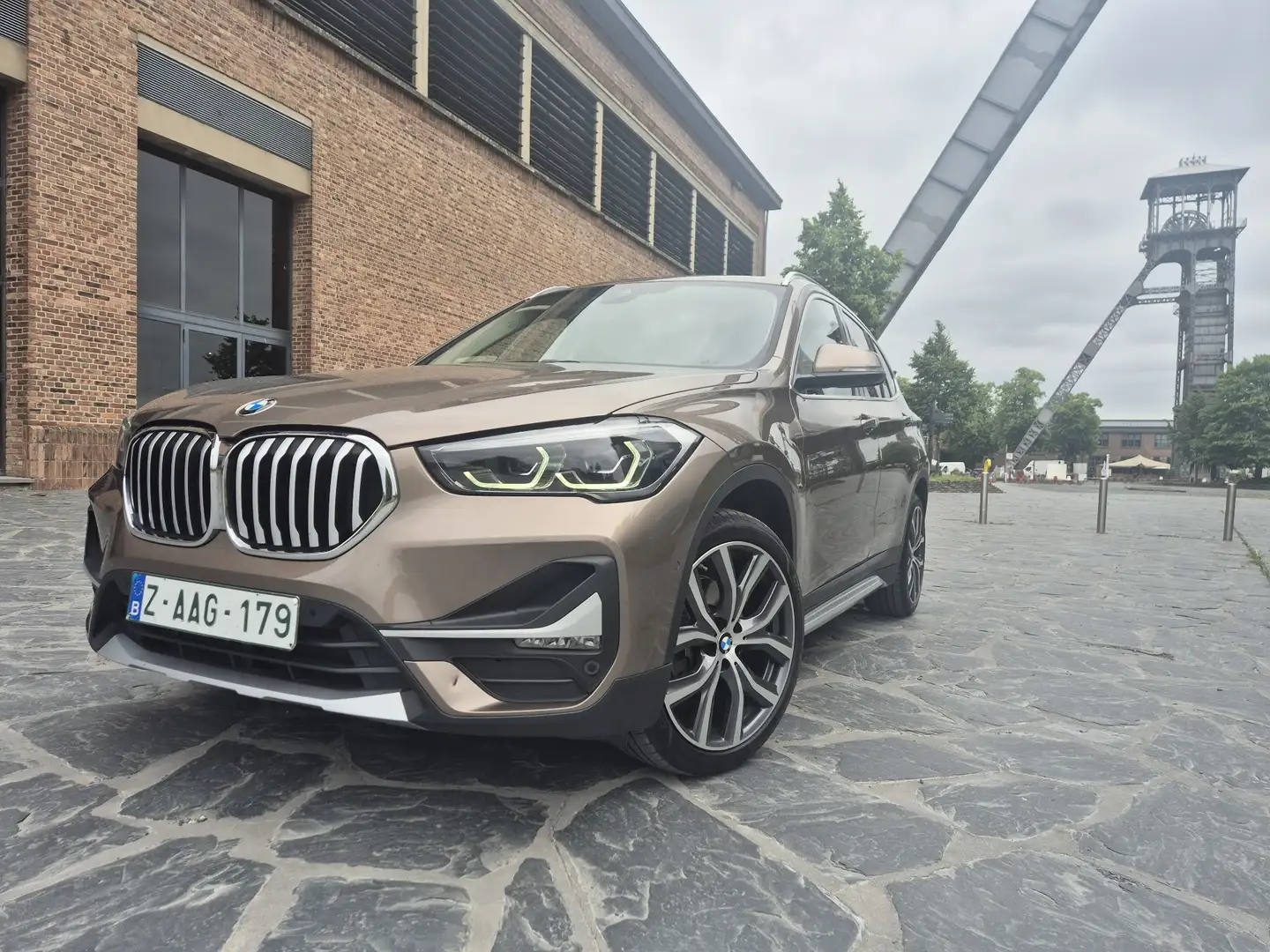 BMW X1 xDrive18d Aut. xLine eerste eigenaar led,navi Bronze - 1