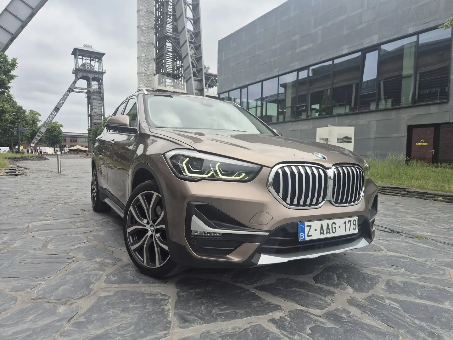 BMW X1 xDrive18d Aut. xLine eerste eigenaar led,navi Bronze - 2