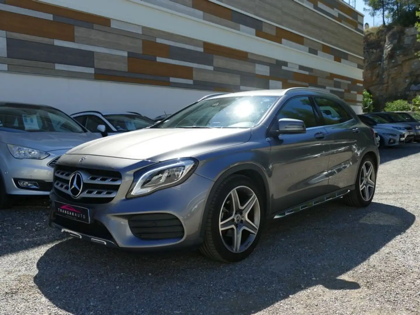Mercedes-Benz GLA 180 180 122 Ch FASCINATION 7g DCT Gris - 1