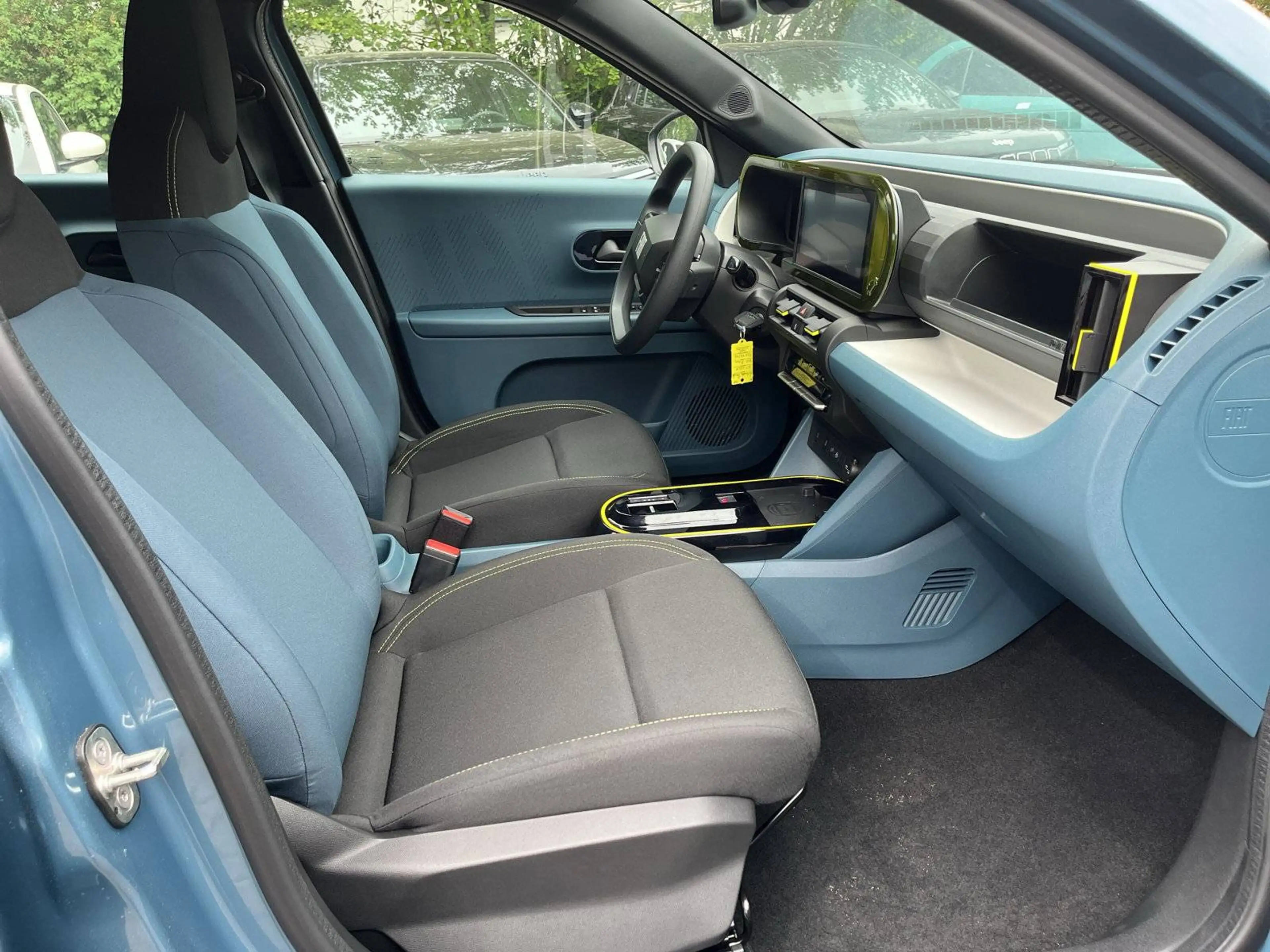 Fiat Grande Panda 1.2 Hybrid 74 kW Business Edition — photo 8