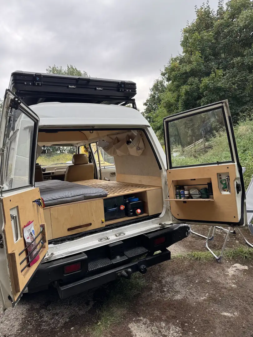 Nissan Patrol W260 Weiß - 2