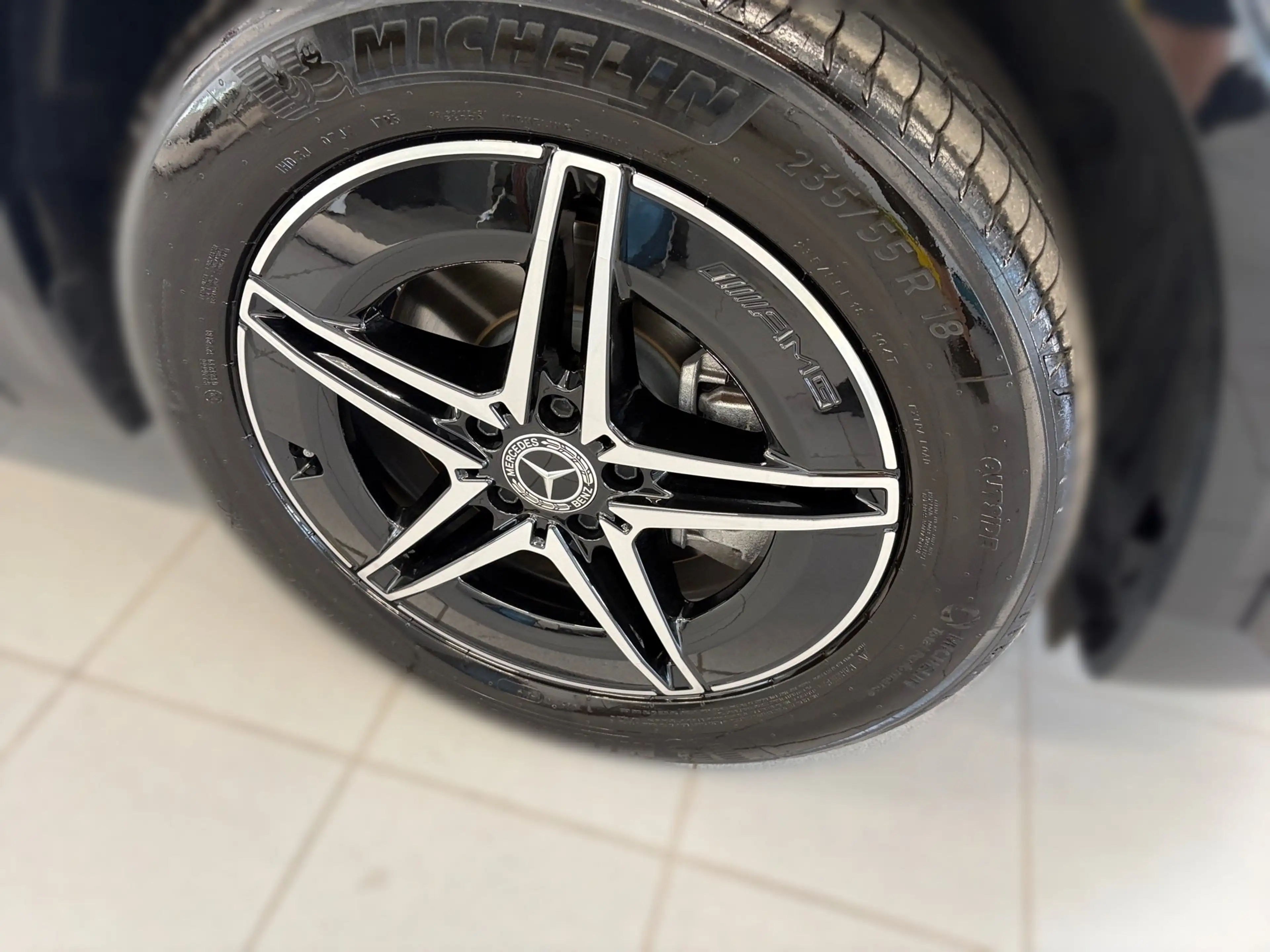 Mercedes-Benz EQA 300 4M AMG LINE DISTRONIC NIGHT PAKET — photo 8