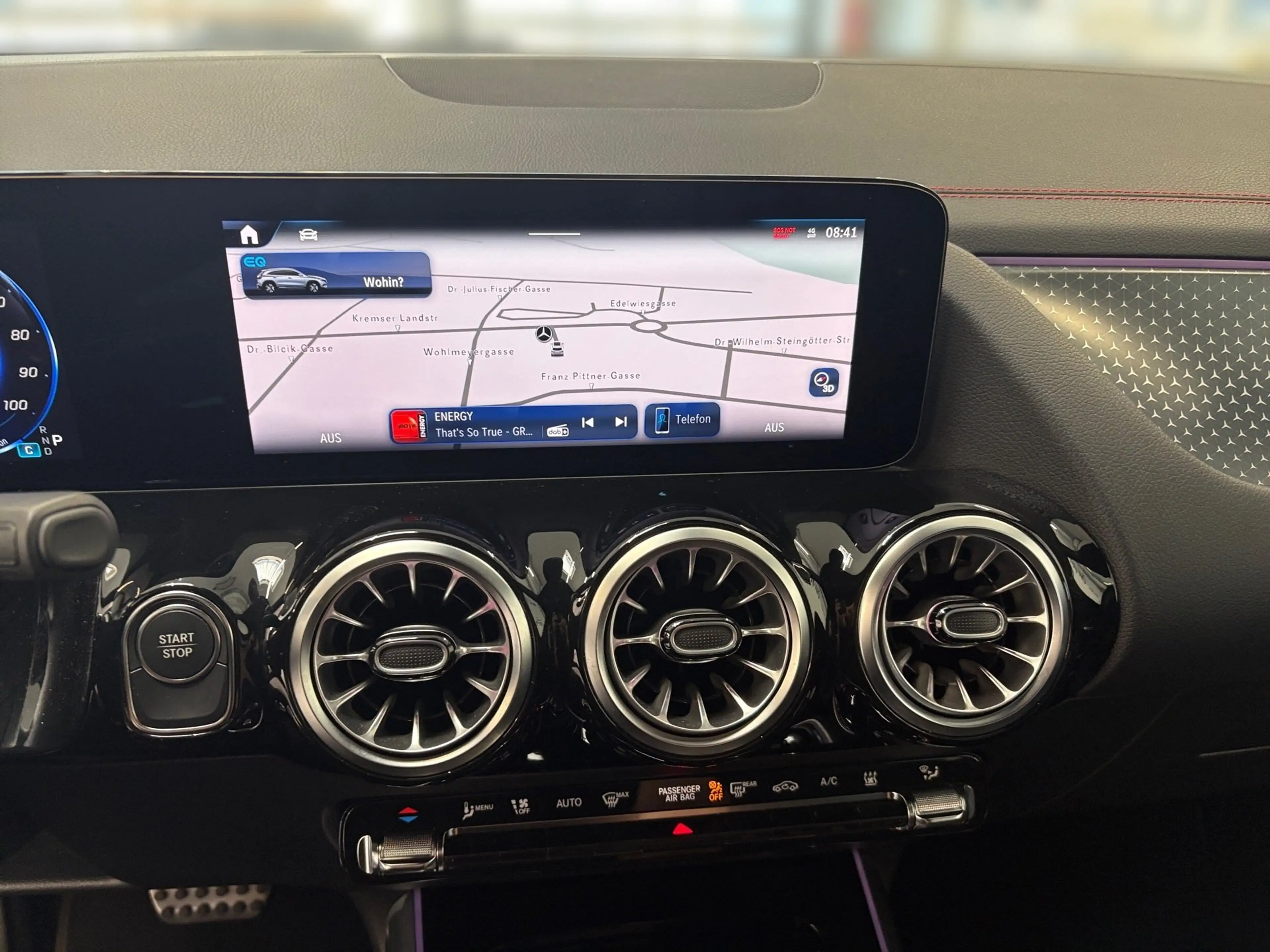 Mercedes-Benz EQA 300 4M AMG LINE DISTRONIC NIGHT PAKET — photo 14