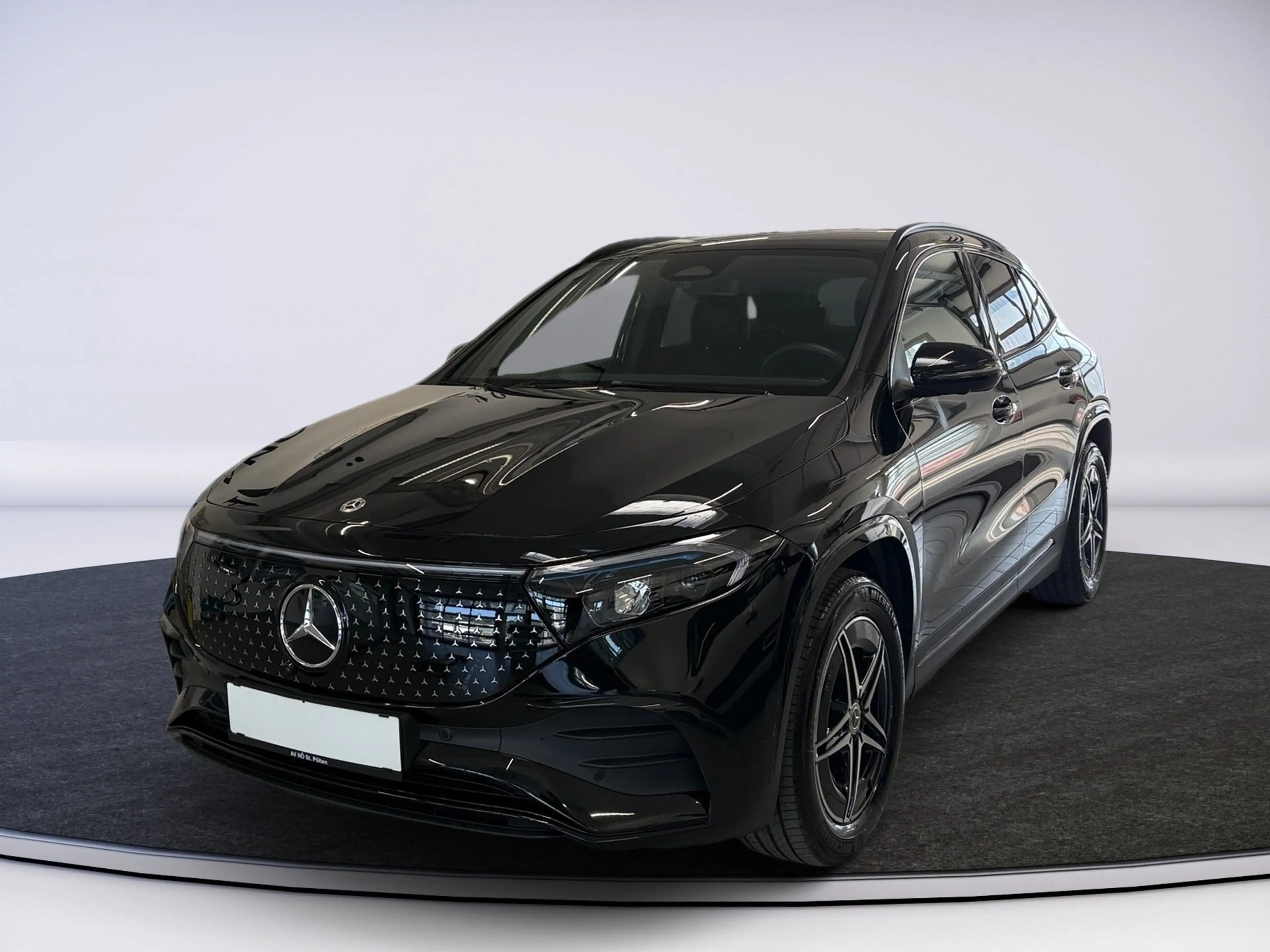 Mercedes-Benz EQA 300 4M AMG LINE DISTRONIC NIGHT PAKET — photo 3