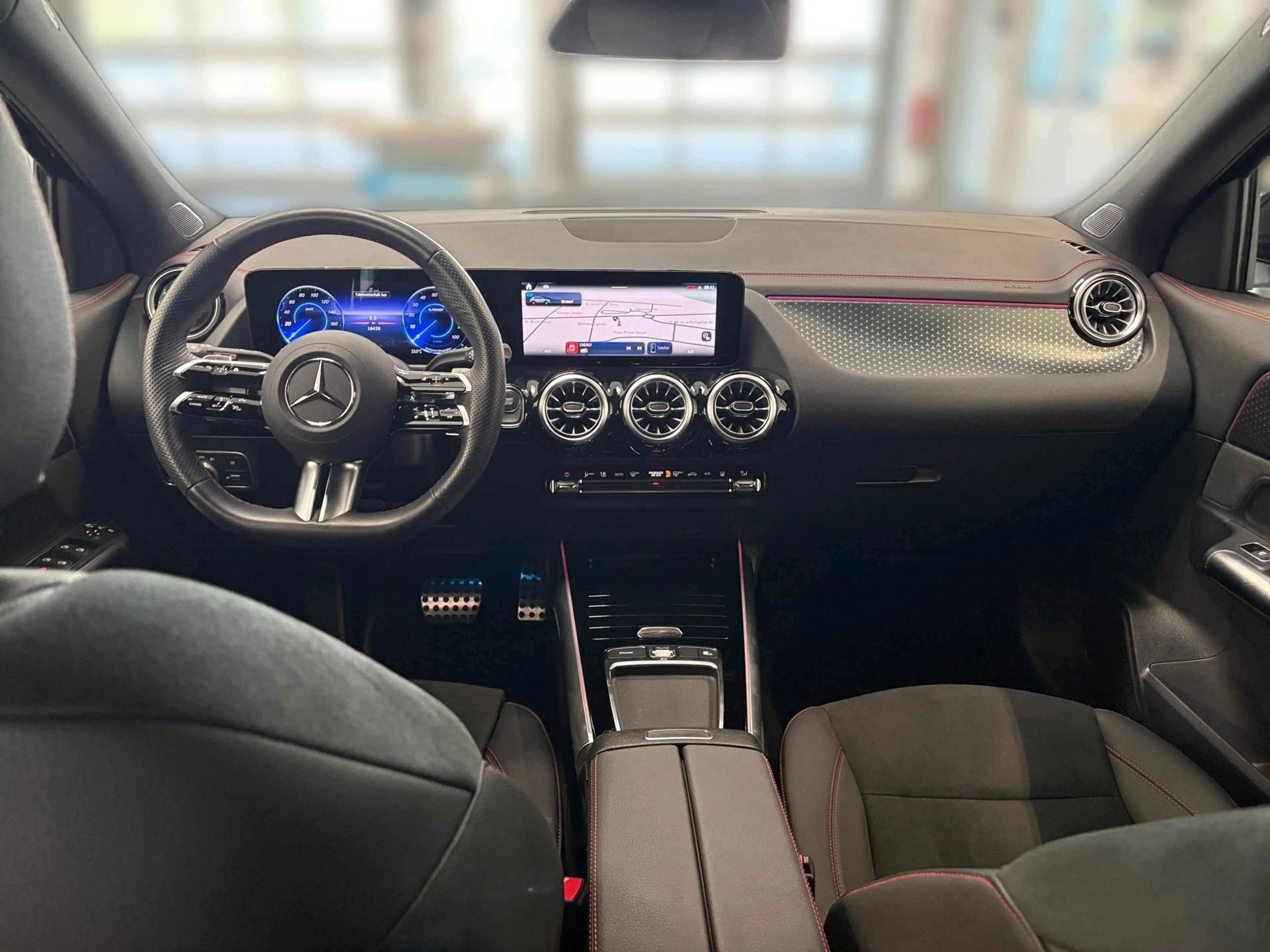 Mercedes-Benz EQA 300 4M AMG LINE DISTRONIC NIGHT PAKET — photo 15