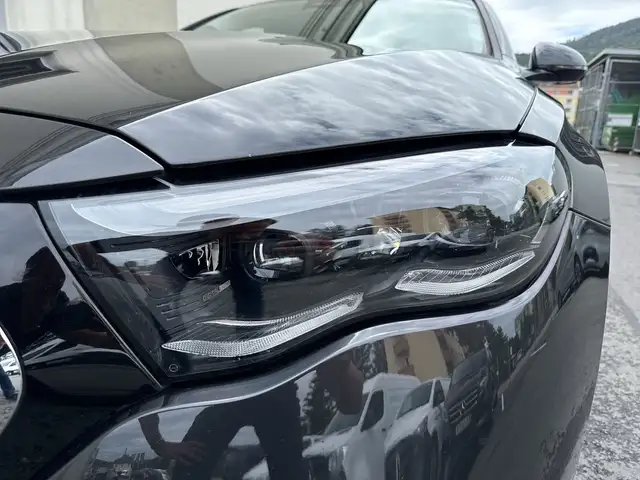 Mercedes-Benz E-Class view 14