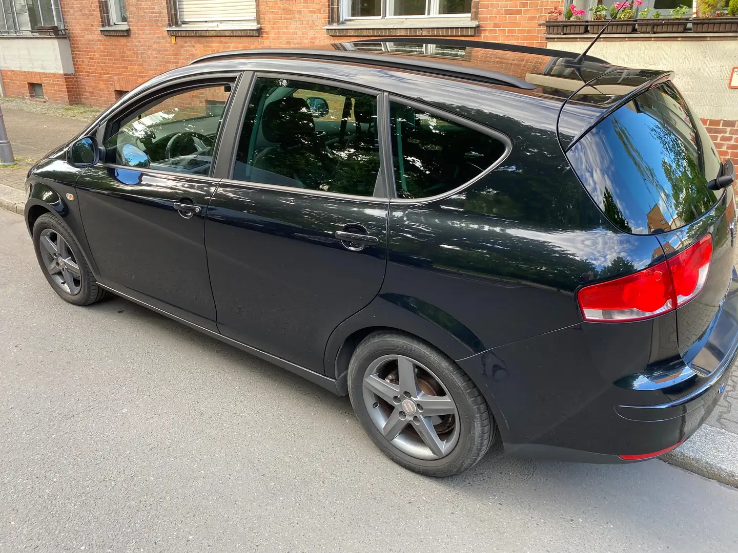 SEAT Altea XL Freetrack 1.4 TSI Schwarz - 2