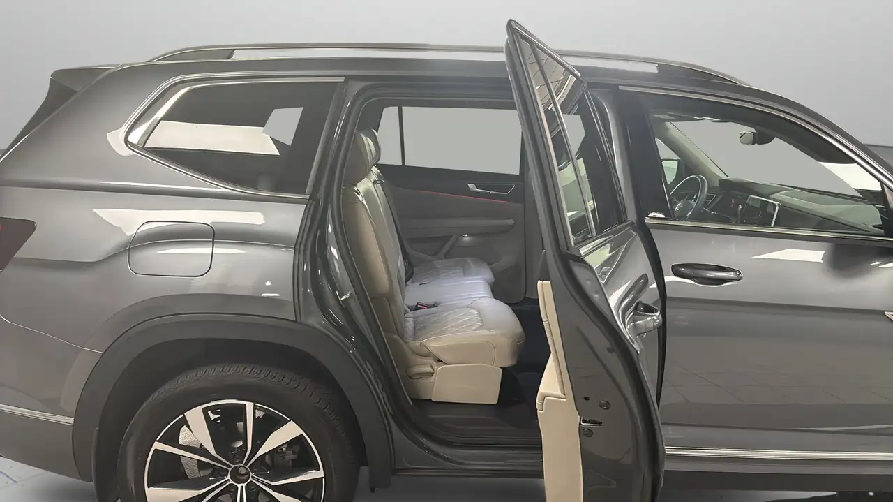Volkswagen Atlas снимка Volkswagen Atlas