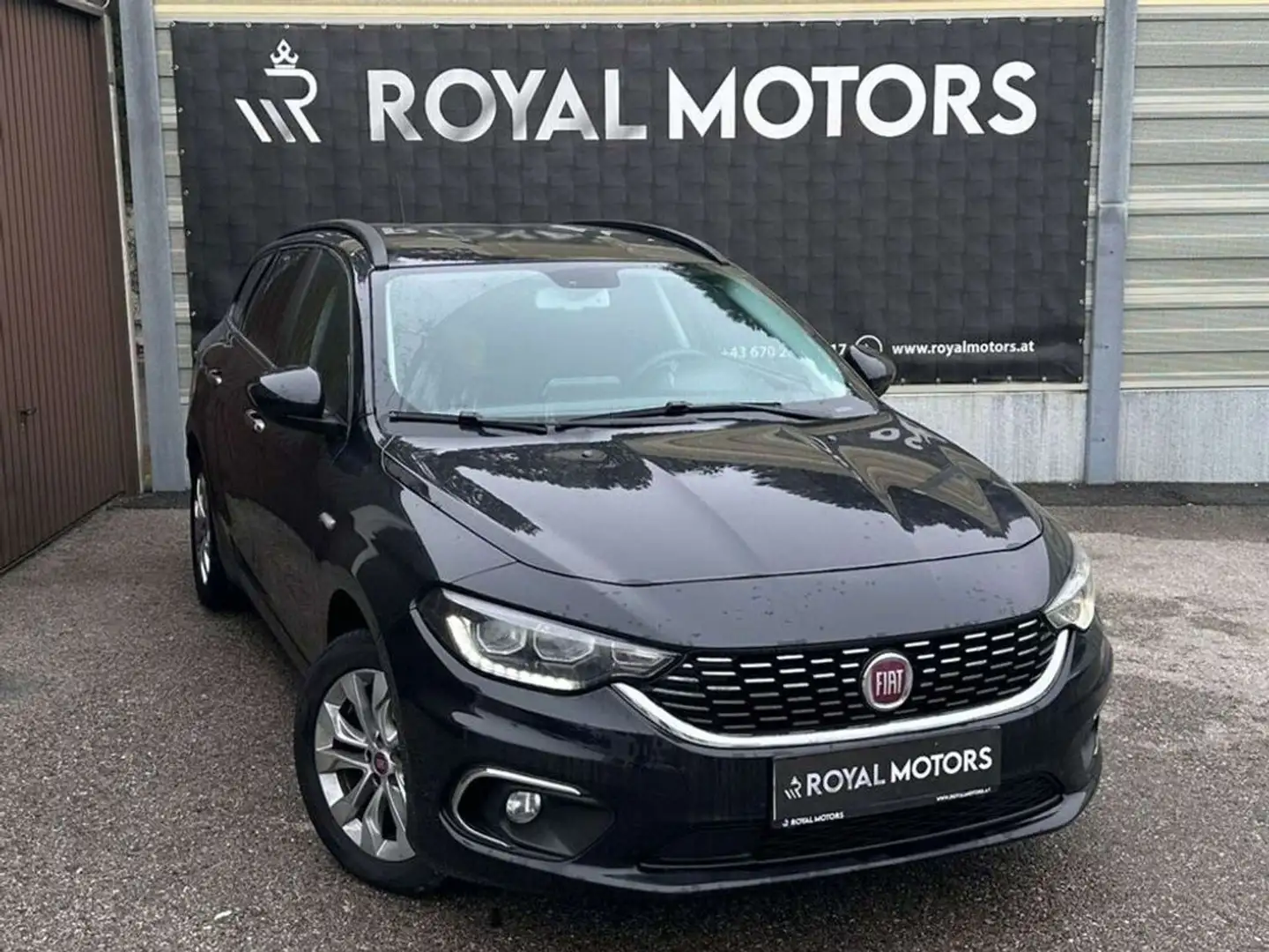 Fiat Tipo Lounge Plus Schwarz - 1