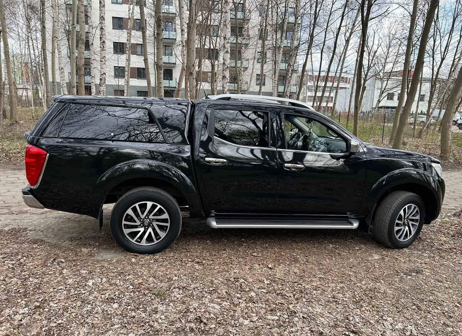 Nissan Navara - 1