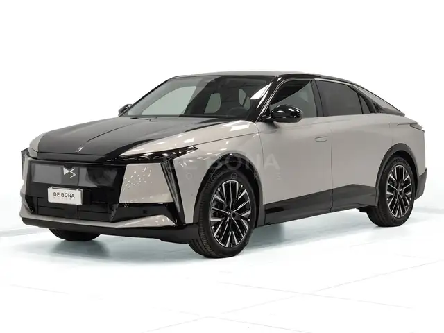 DS Automobiles N°8 etoile fwd