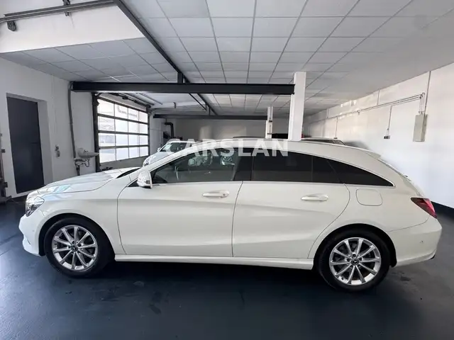 Mercedes-Benz CLA view 9