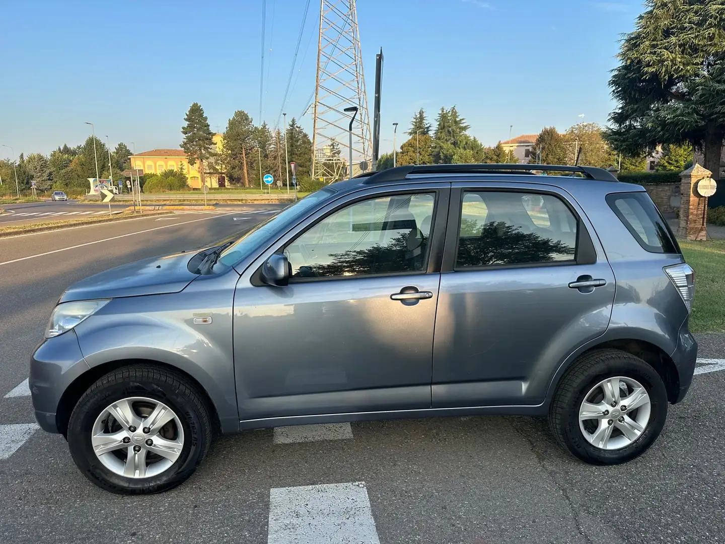 Daihatsu Terios Terios 4x4 1.5 benzina Grigio - 2