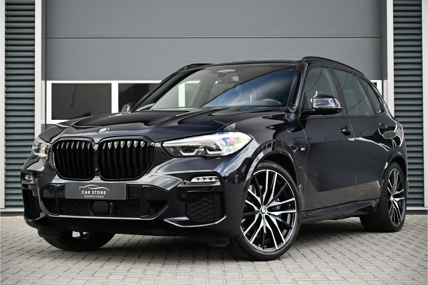 BMW X5 xDrive45e M-SPORT / HARMAN KARDON / 360 CAMERA / C Zwart - 1