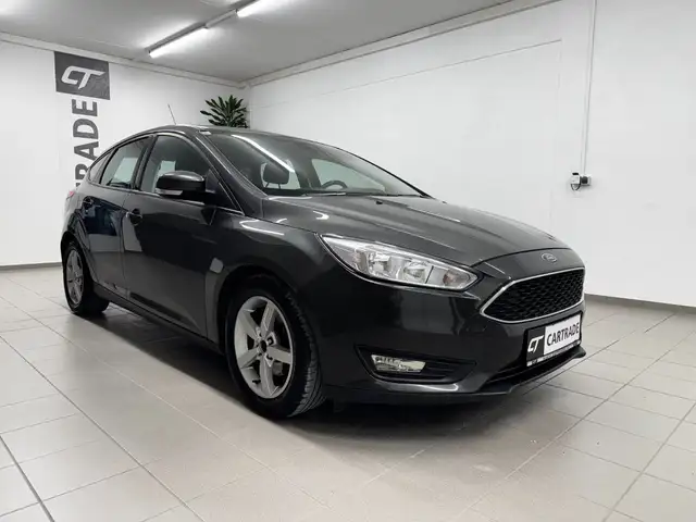 Ford Focus view 5