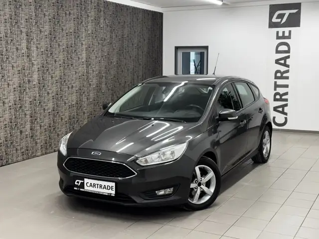 Ford Focus view 2