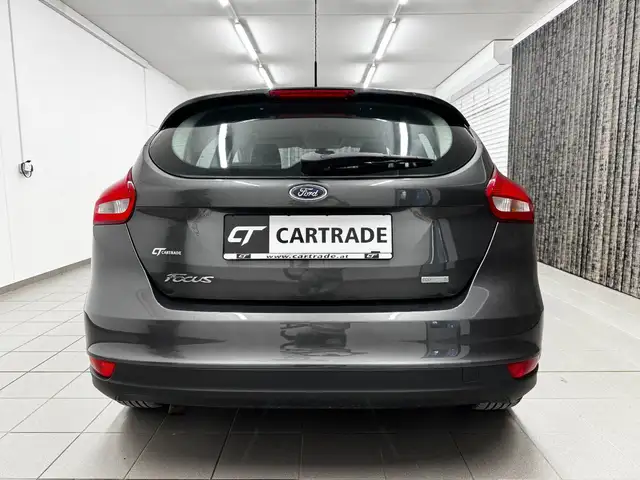 Ford Focus view 8