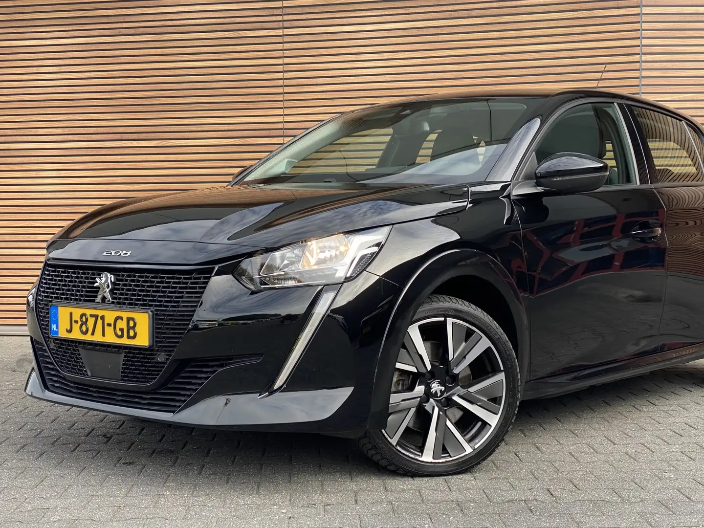 Peugeot e-208 EV Allure 50 kWh Parkeerhulp / Carplay / Lm-velgen Noir - 2