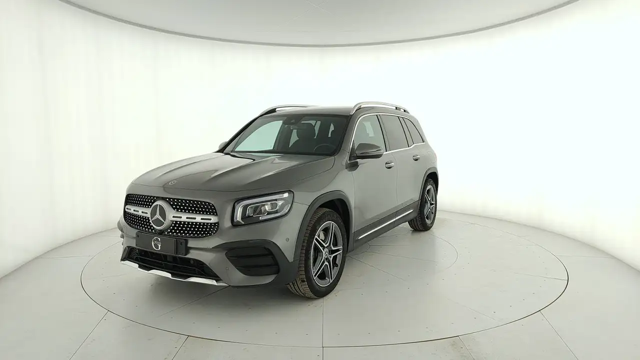 Mercedes-Benz GLB 220